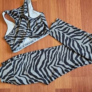 Year Of Ours Tiger Print Jab Twist Back Sports Bra & Veronica Legging NWOT